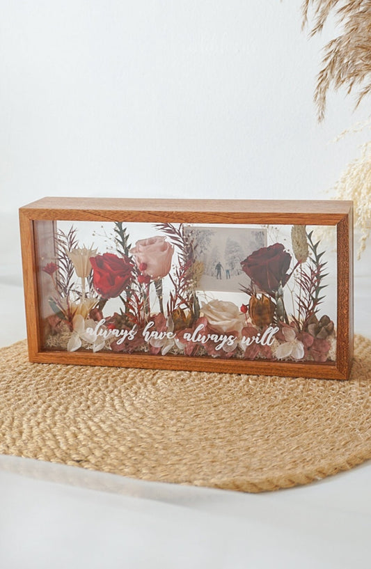 Customised Photo Frame with Preserved Florals - Éternelle